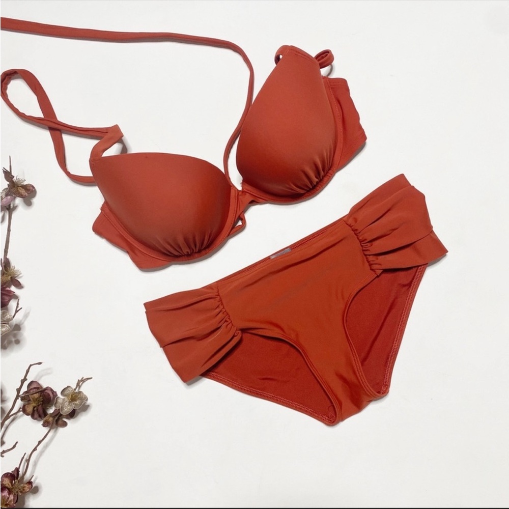Aries’s bikini set